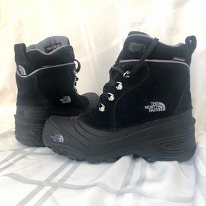 Snow boots for kids